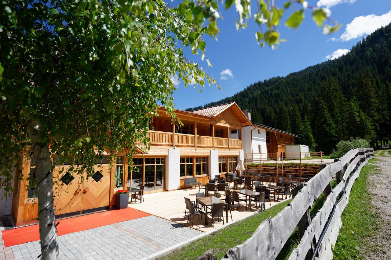 Alpin Natur Hotel Brueckele Prags Exteriör bild